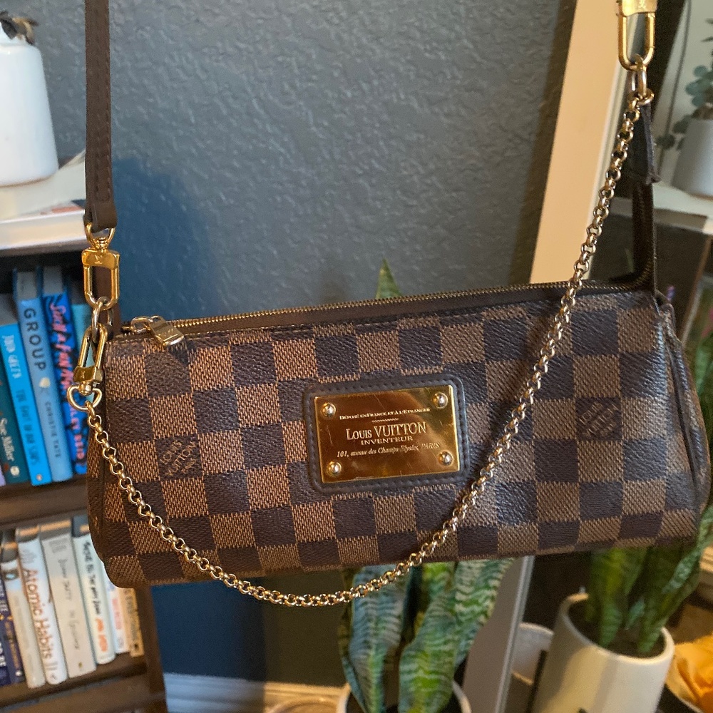 Pochette Eva Brown Damier Ébène Canvas Cross Body Bag